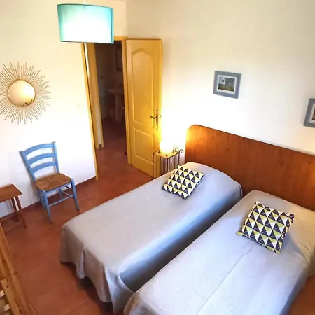 Apartment La Bastide De La Peyroliere Avec Piscine Et Tennis Face Au Luberon *