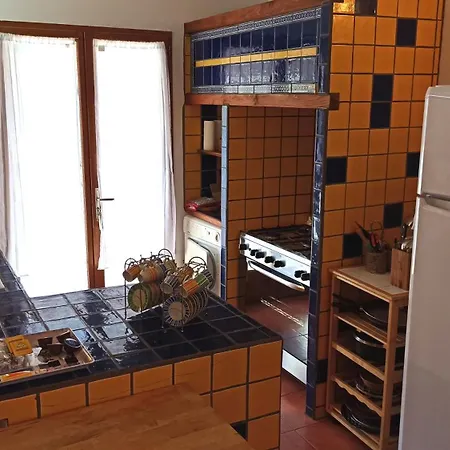 La Bastide De La Peyroliere Avec Piscine Et Tennis Face Au Luberon Apt