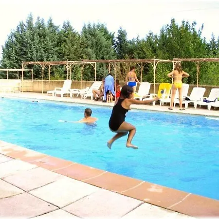 La Bastide De La Peyroliere Avec Piscine Et Tennis Face Au Luberon Apt