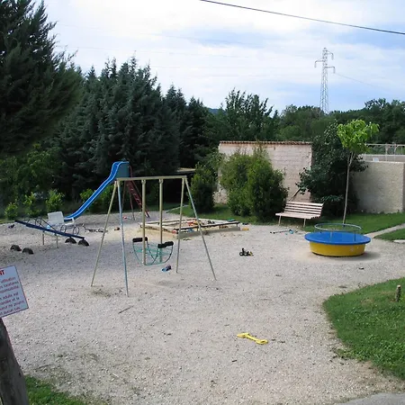 La Bastide De La Peyroliere Avec Piscine Et Tennis Face Au Luberon Apartment Apt